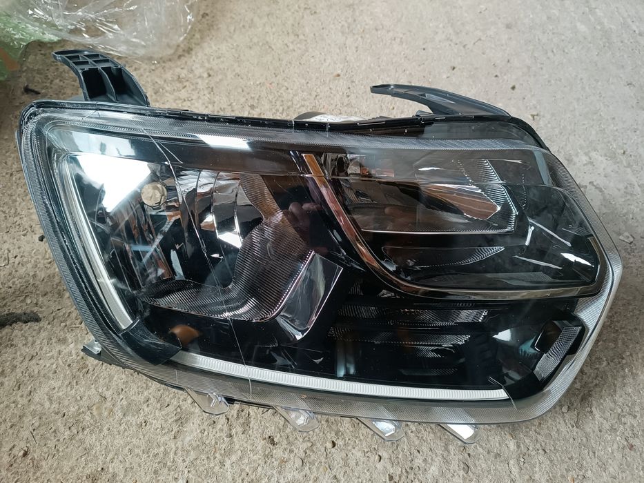 Lampa far stop Megane3 Clio4 Scenic2 Megane2 Dacia Duster2 Logan2 Logan3 Stepway Jogger Arkana Megane2 Scenic2 Clio3 Lampa stop Logan Jogger Sandero