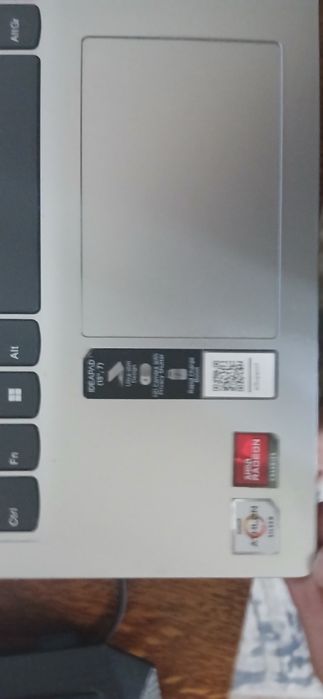 Lenovo ideapad 1 srochno sotiladi