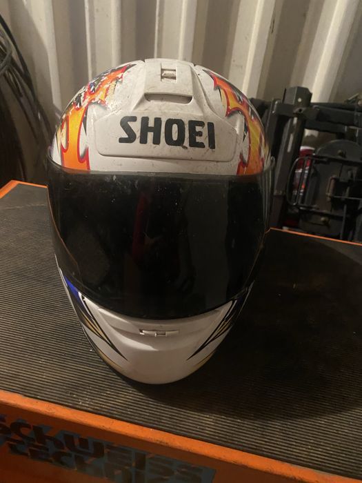 Каска (шлем) Shoei