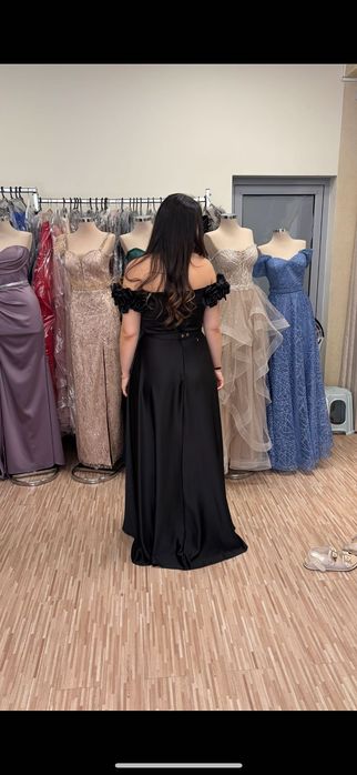 Официална рокля …….