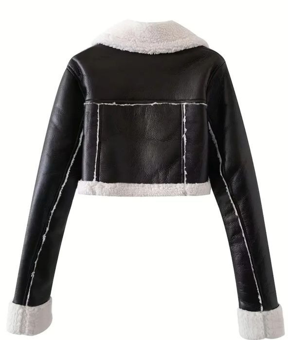 Женская куртка стильная