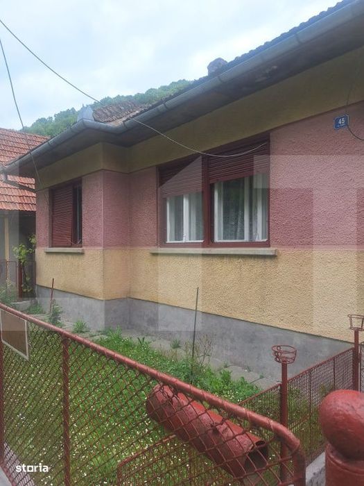 Casa 4 camere, 110 mp, zona Nadrag