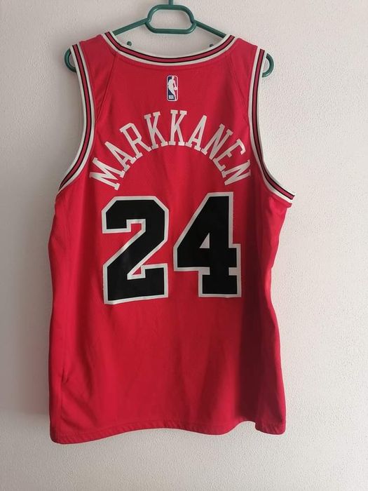 Vând maiou baschet original Nike, mărimea L, preț 200 lei.