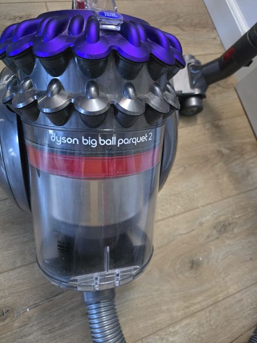 Vând Aspirator fără sac Dyson Big Ball Parquet 2