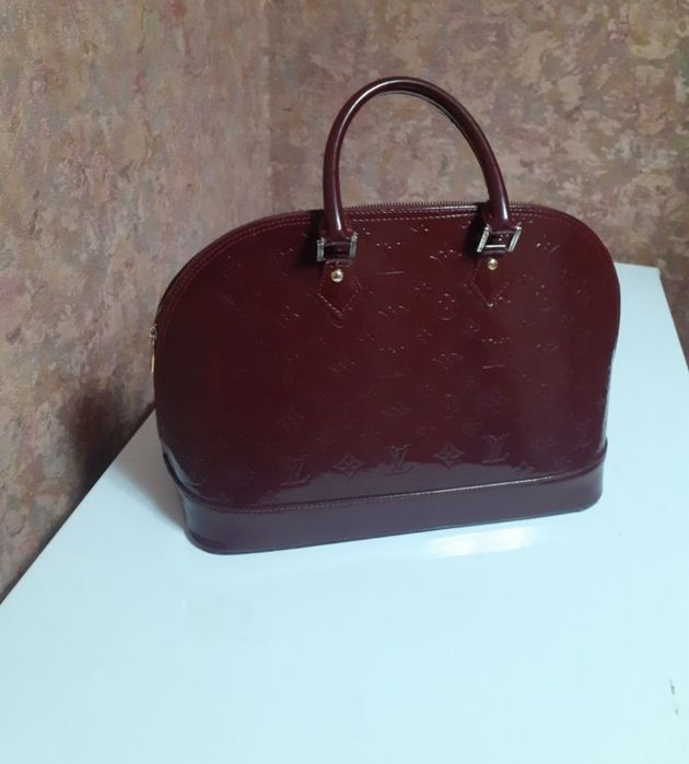 Сумка красная красивая