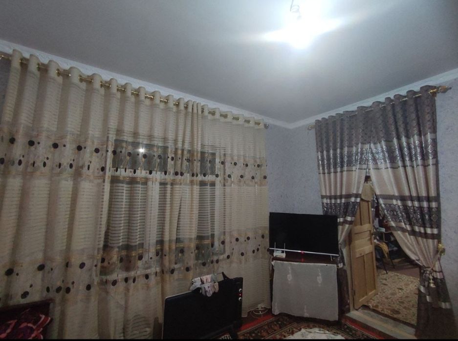 Zudlik bilan chuqursoyda uy sotiladi