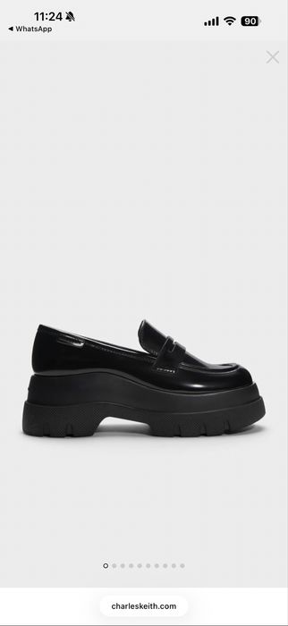 Продам новые лоферы Charles & Keith.