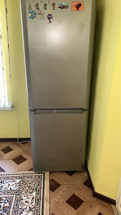 Холодильник indesit