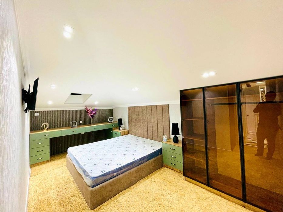 Срочно продаётся 4х-комнатная квартира мансарда