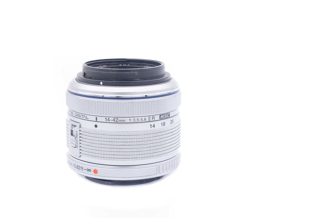 Obiectiv Olympus Zuiko digital 14 42mm montura M4/3 defect