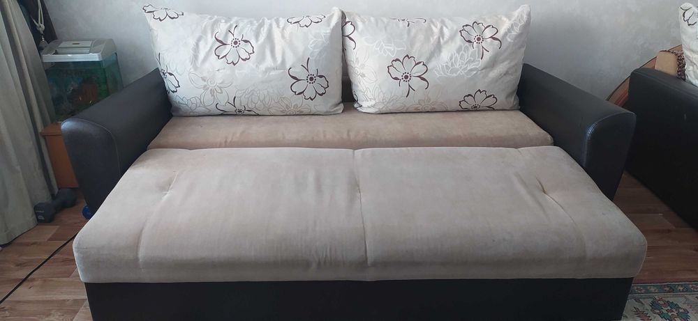 Срочно продам Диваны 3+2