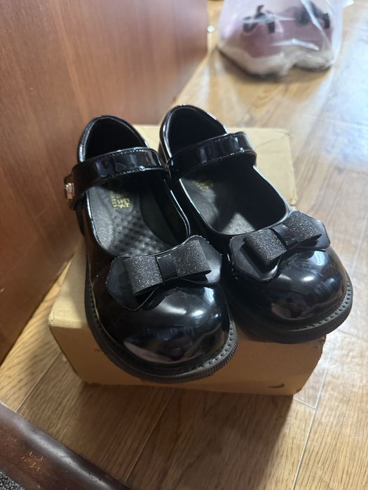 Продам туфли на девочку