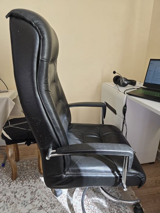 Продам офисное кресло