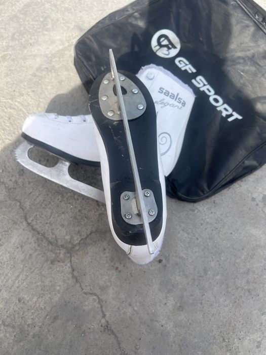 Продам коньки взрослые