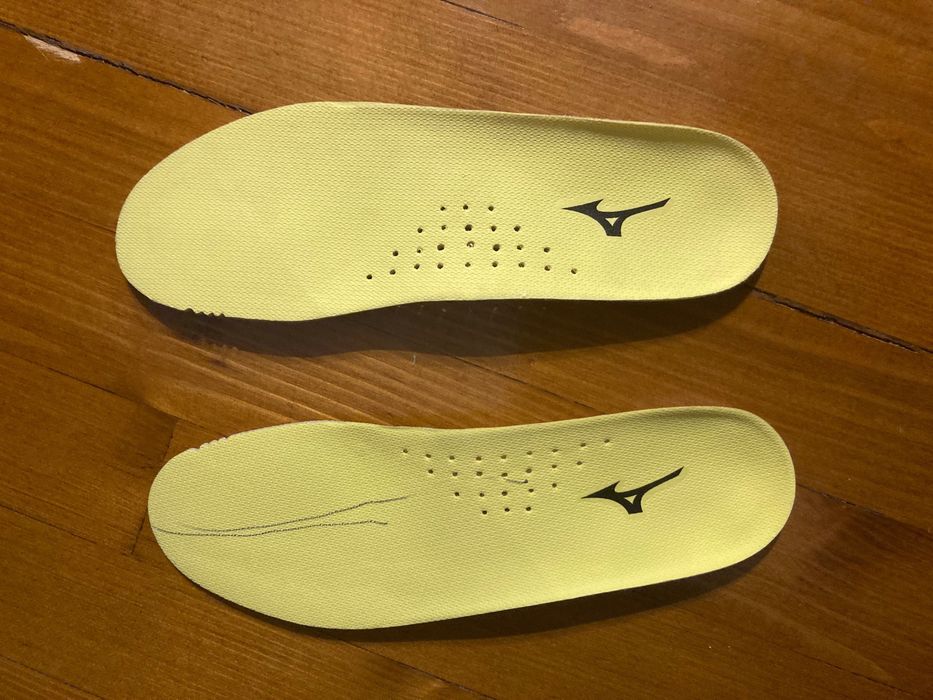 Бутонки Mizuno Basara 001 + подарък