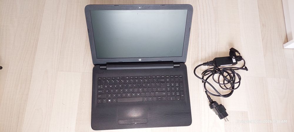 Laptop HP 15 – AMD E2-7110, 4GB RAM, HDD, Windows 10 Pro