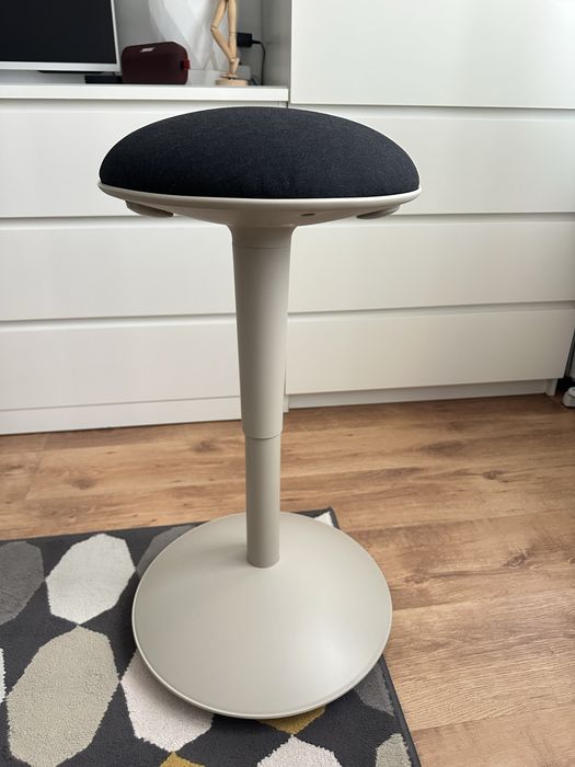 Scaun IKEA Nilserik taburet suport vertical rotativ birou gri-bej confortabil pentru coloana inaltime reglabila
