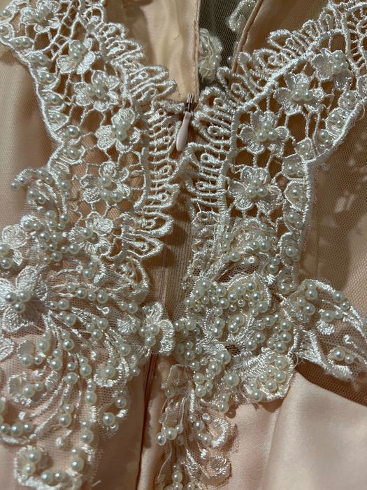 Официална рокля с дантела