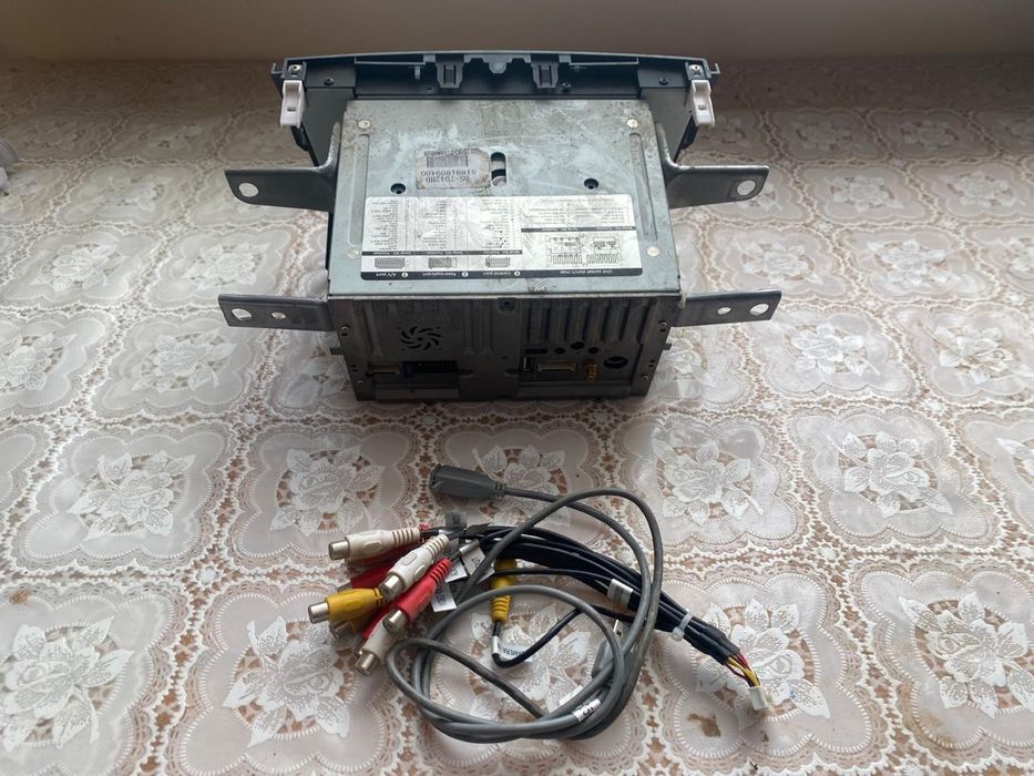 Автомобильная магнитола. Б/у.