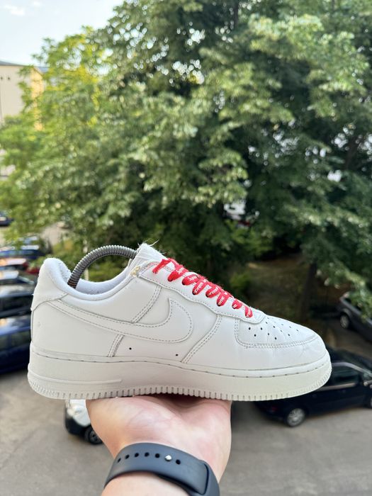 Nike Air Force 1 Low Supreme White