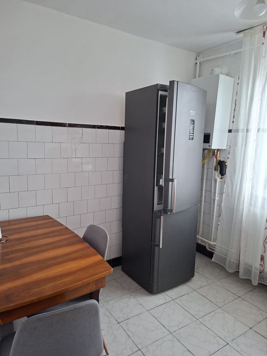 Inchiriez apartament cu 3 camere,Str Petre Ispirescu