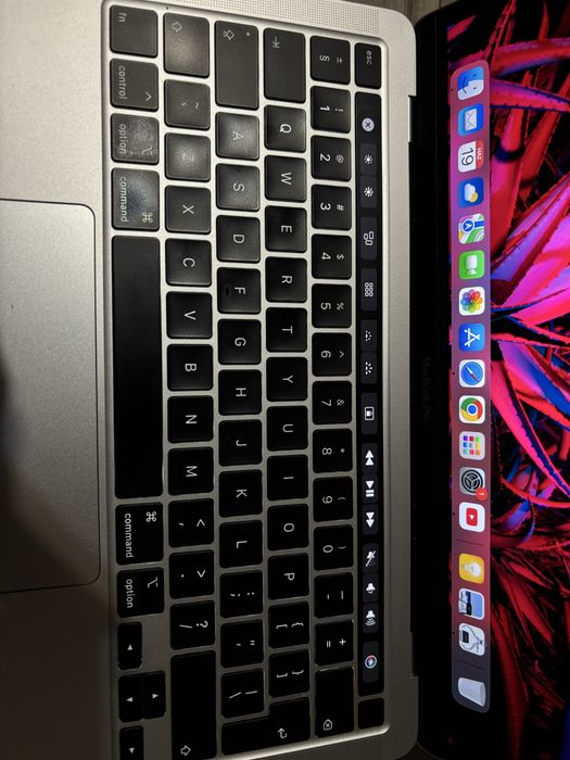 Macbook pro13inc touch bar 2020 Като нов 112цикъла бат