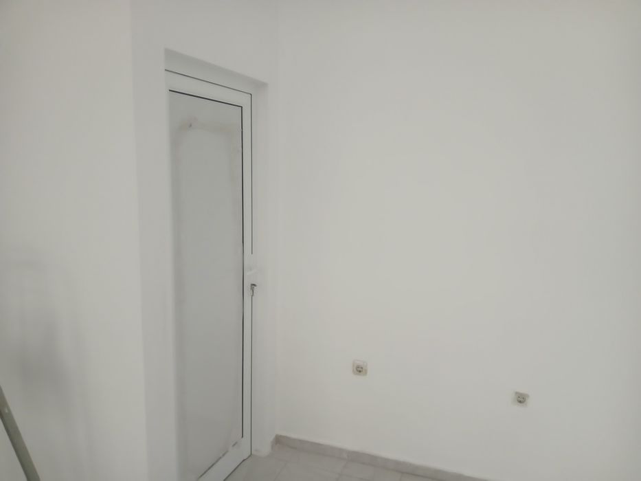 Дава се под наем Магазин в Варна, Зимно кино Тракия - 33 кв.м за 253.98 € - Снимка #4