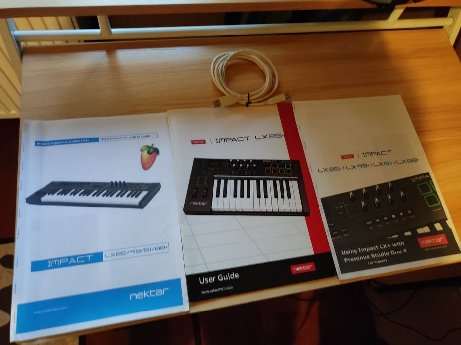 Controller MIDI Nektar Impact LX25+