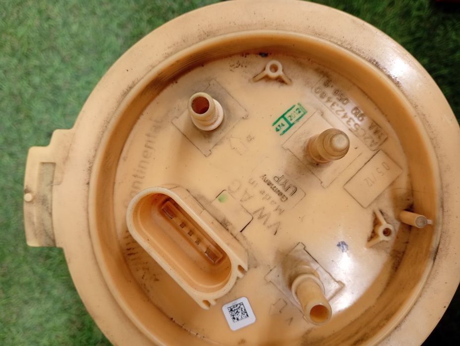 Pompă combustibil Vw Passat B7, 1.6tdi