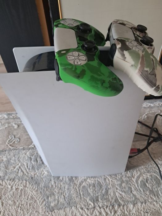 Продам в отличном состоянии PS5