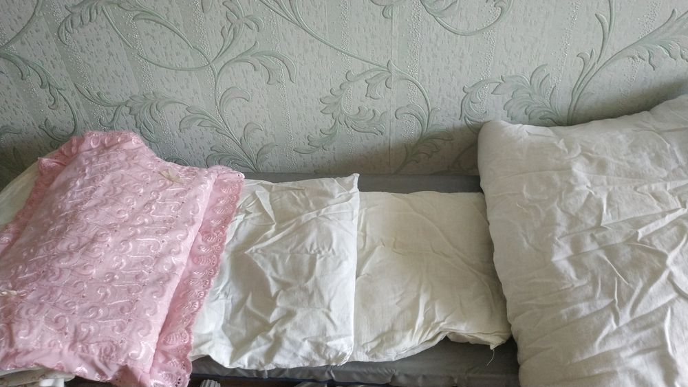 Продам манеж до трёх лет + вещи в подарок