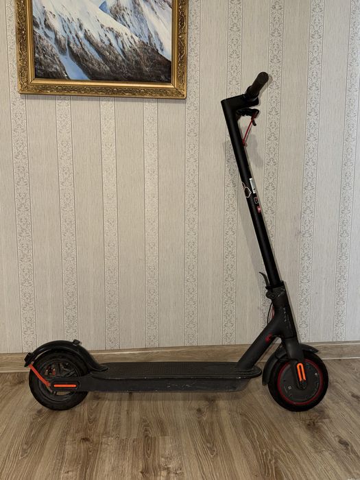 Продается электросамокат Xiaomi m365 Pro