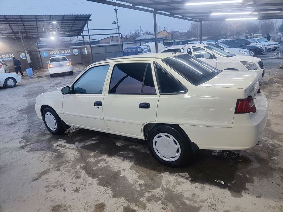 Nexia 2 sotiladi yili 2014 rangi qaymoq  narxi 7800