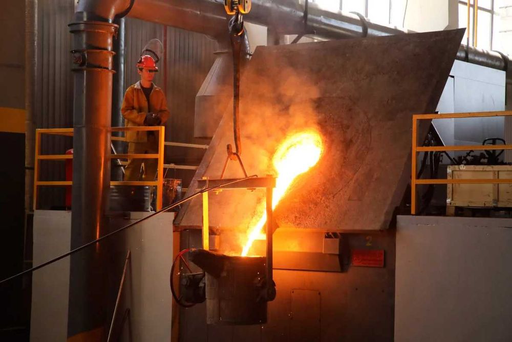 Литейный завод (Чушки чугунные марки Л-3,Металлолом и т.д.)