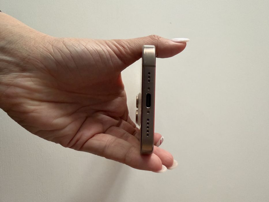 Iphone 16 pro в гаранция до края на годината