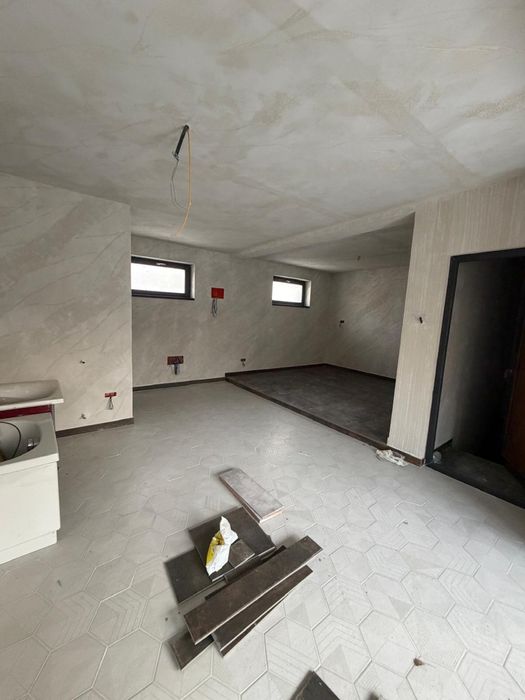 Vand cladire sau inchiriez zona centrala accept variante