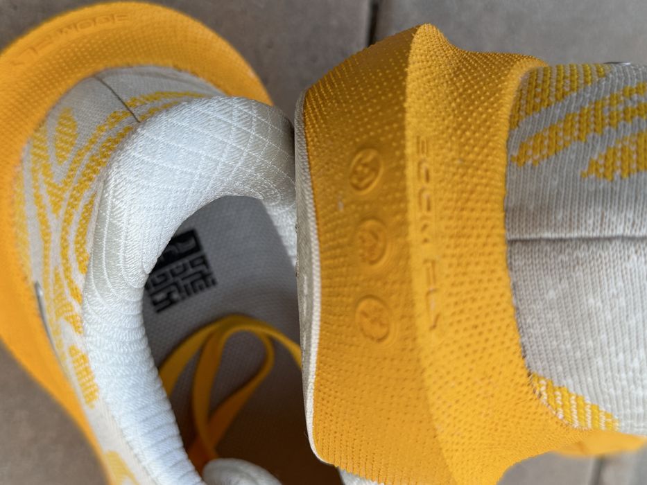 Кроссовки для бега