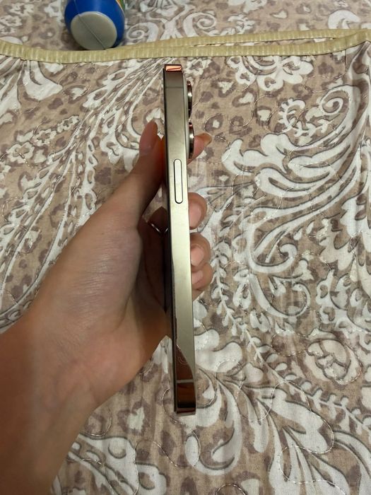 Iphone 14 pro gold