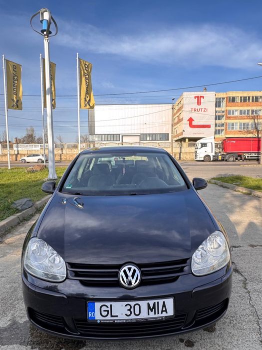 Vand golf 5 1.6 benzină