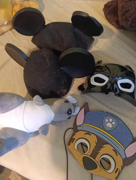 Играчки и костюми за деца