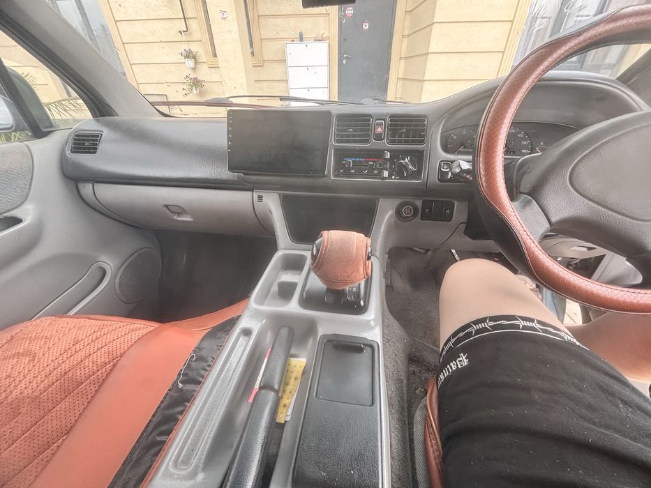 Mazda Bunga очень хорошая для перевозки