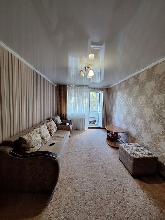 Продам 2 ком квартиру район уюта.