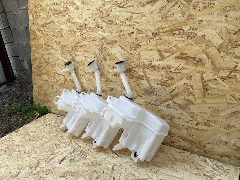 Бачок омывателя на Хайландер 19-23