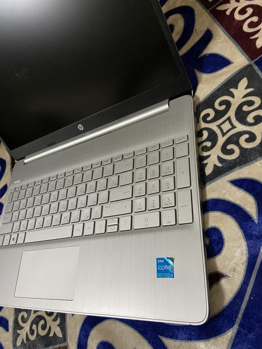 Core i3 11gen HP SSD 512gb