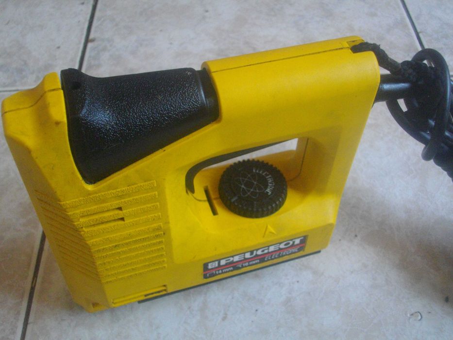 Пежо PEUGEOT/WOLFCRAFT/King Craft/Manesmann 8-18мм Профи Ел.Такер Герм