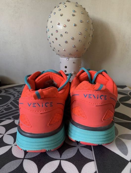 Дамски кецове”Levi’s”