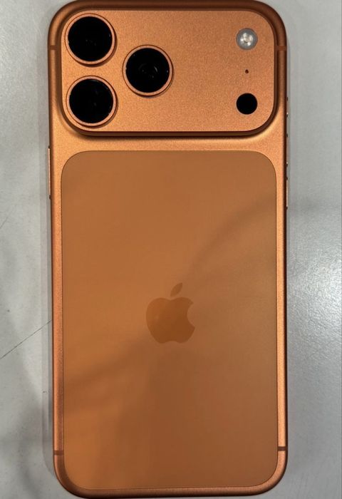 iPhone 17 Pro Max на гарантии