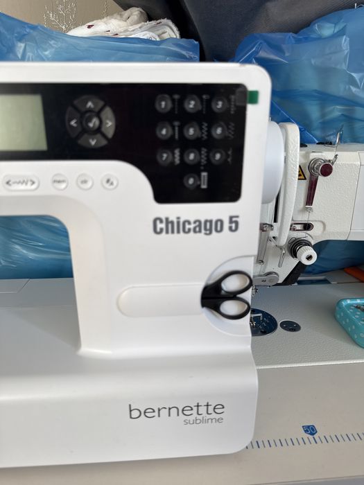 Продам швейнаю машинку