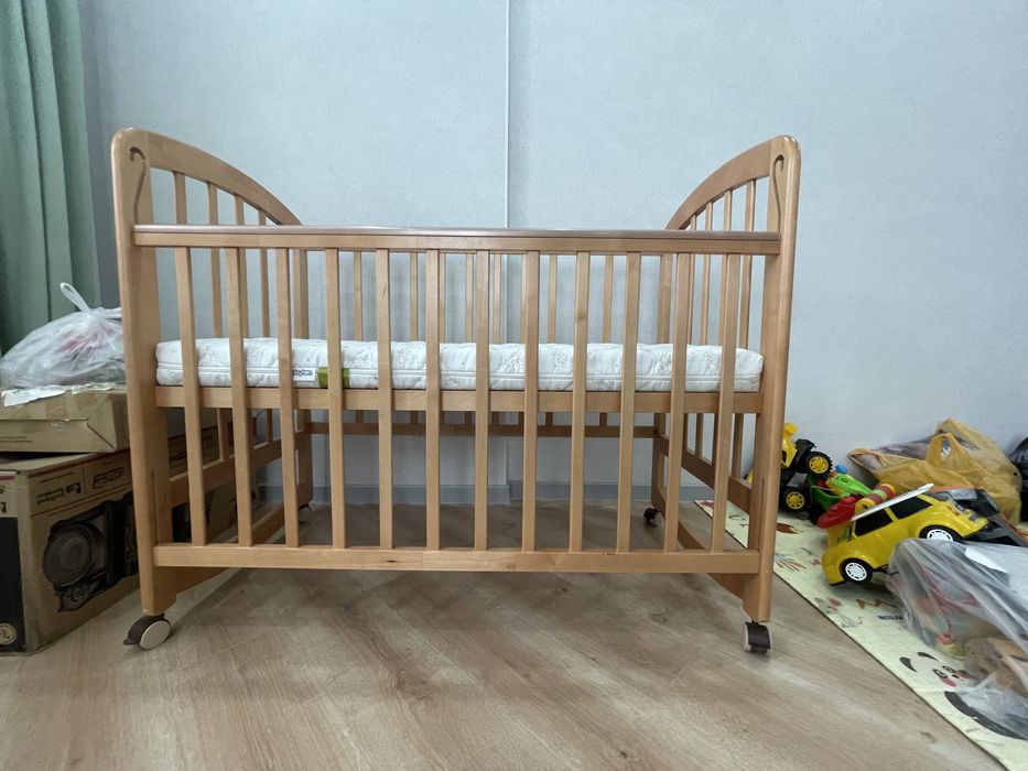 Продам детскую кроватку