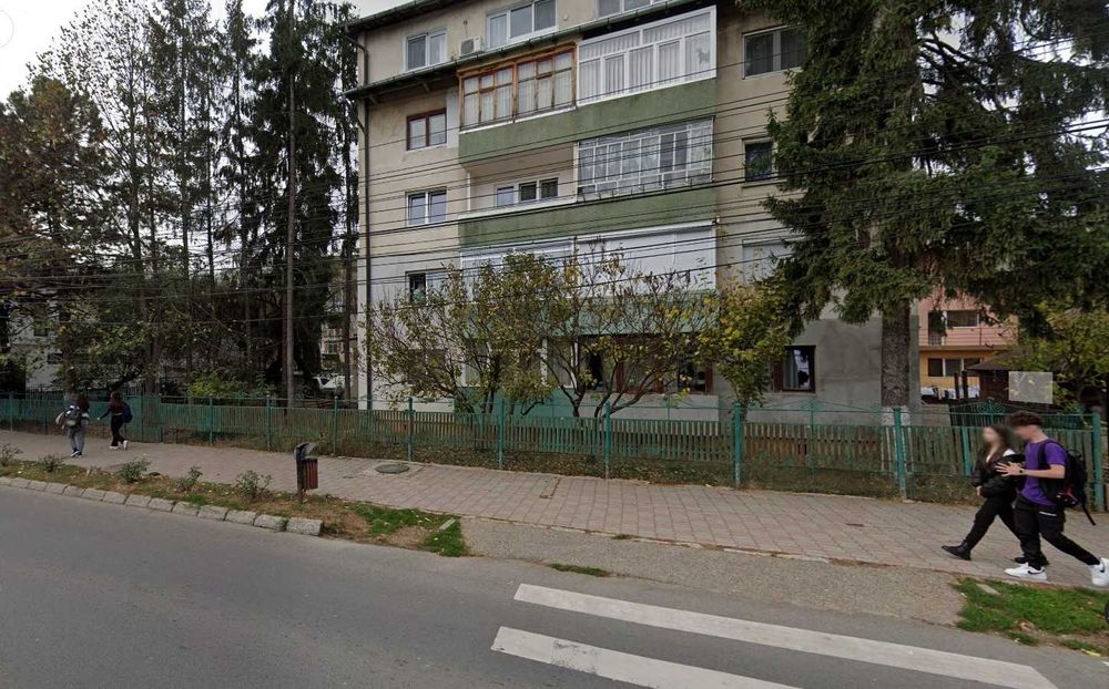 Vand apartament cu 3 camere - Pucioasa Dambovita